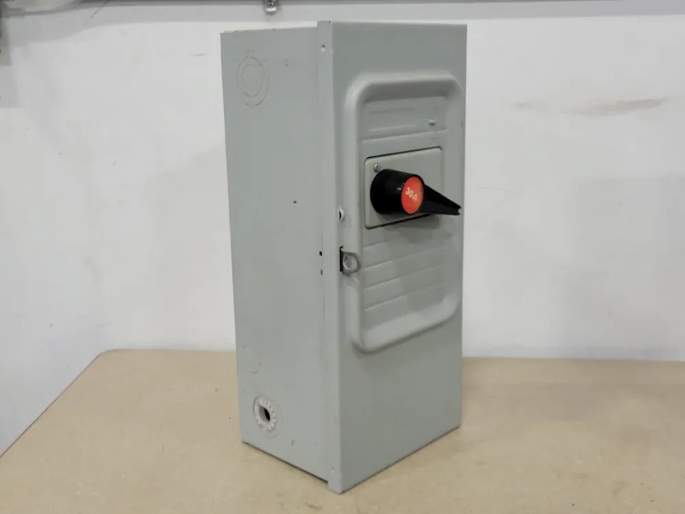 30 Amp, 2 Pole, 250 Volts Fusible Disconnect Switch 1322SN