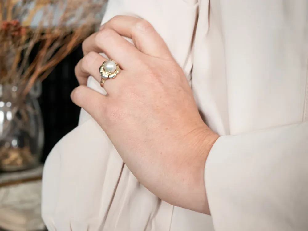 Beautiful Two Tone Pearl Flower Ring compatibel met Ford Focus MK3