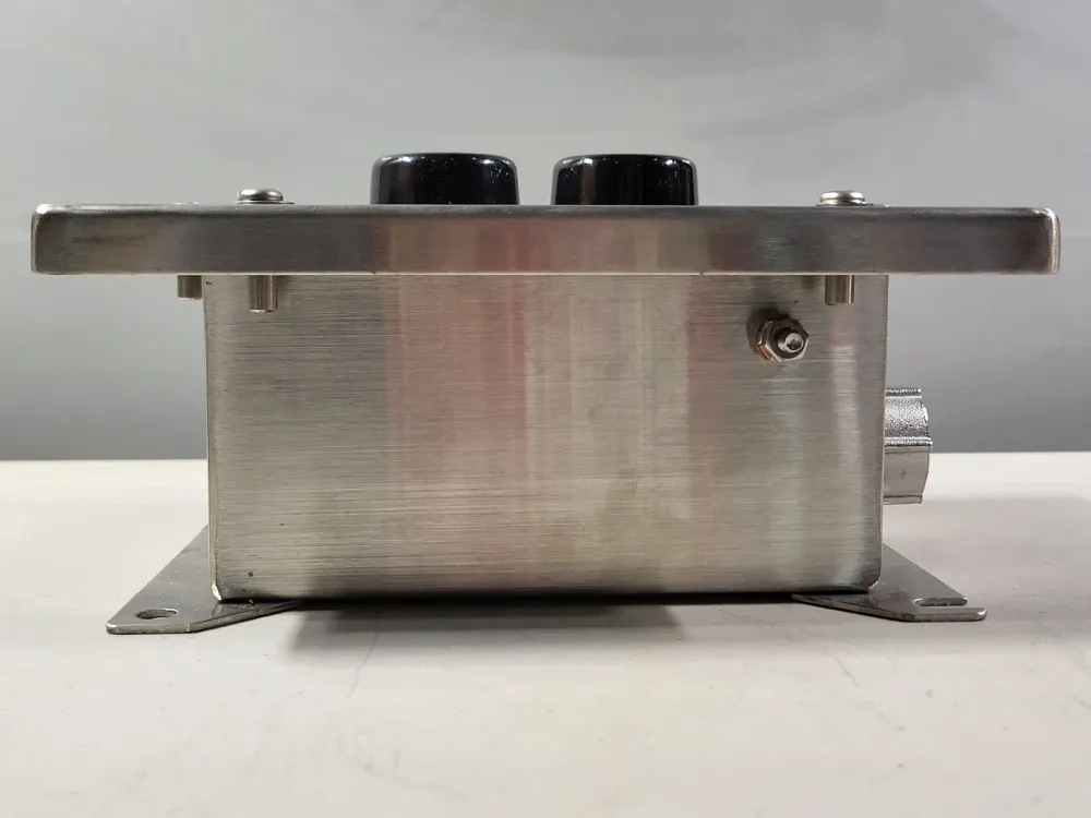 Control Station Dubbel Momentary Start-Stop Push Buttons HKH1BEP2P11P11K8