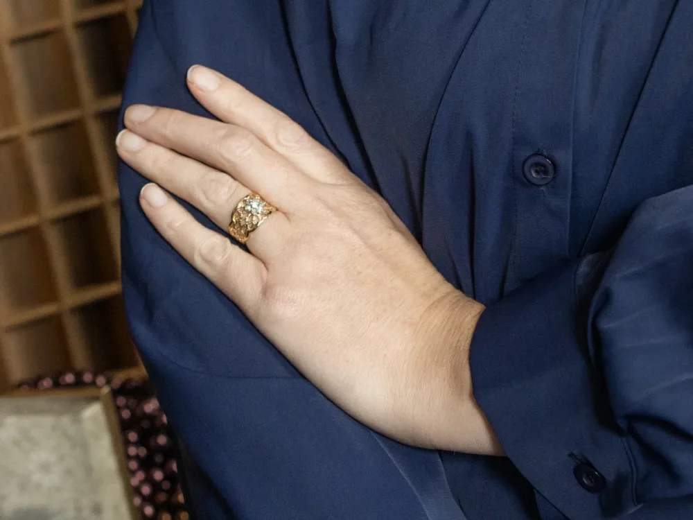 Demperbevestiging Two Tone Floral Filigree Statement Ring