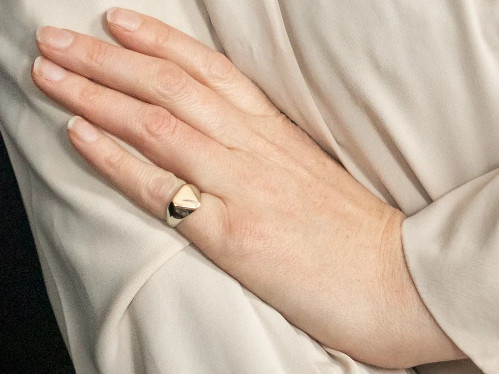 Gasdruk schokdemper Two Tone Signet Ring Triangle Top
