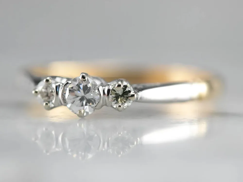Klassiek Era Two Tone Diamond Engagement Ring