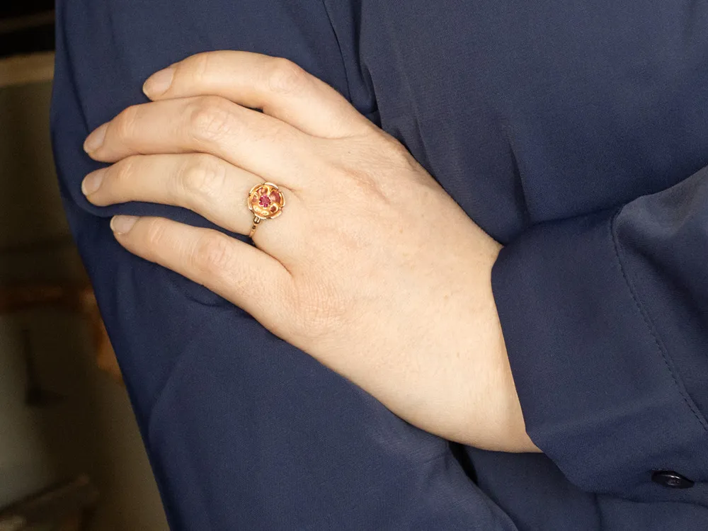 Ouderwets Two Tone Ruby Flower Ring - Directe Montage