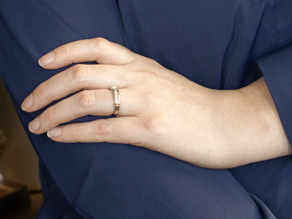 Professionele Klasse Two Tone Channel Set Diamond Band
