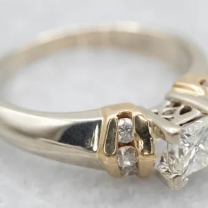 Professionele Klasse Two Tone Princess Cut Diamond Engagement Ring Diamond Accents