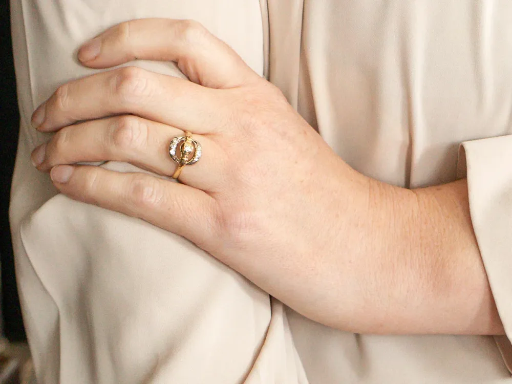 Unique Italian Two Tone 18-Karat Goud and Diamond Ring