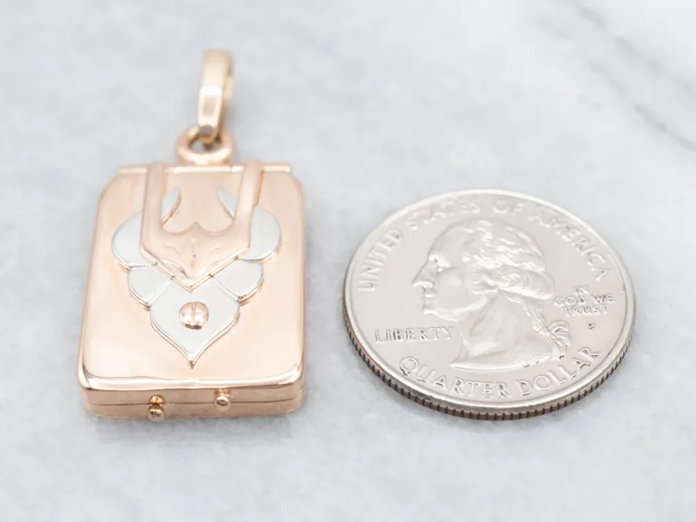 Unique Two Tone Goud "D" Monogram Locket voor terreinvoertuigen