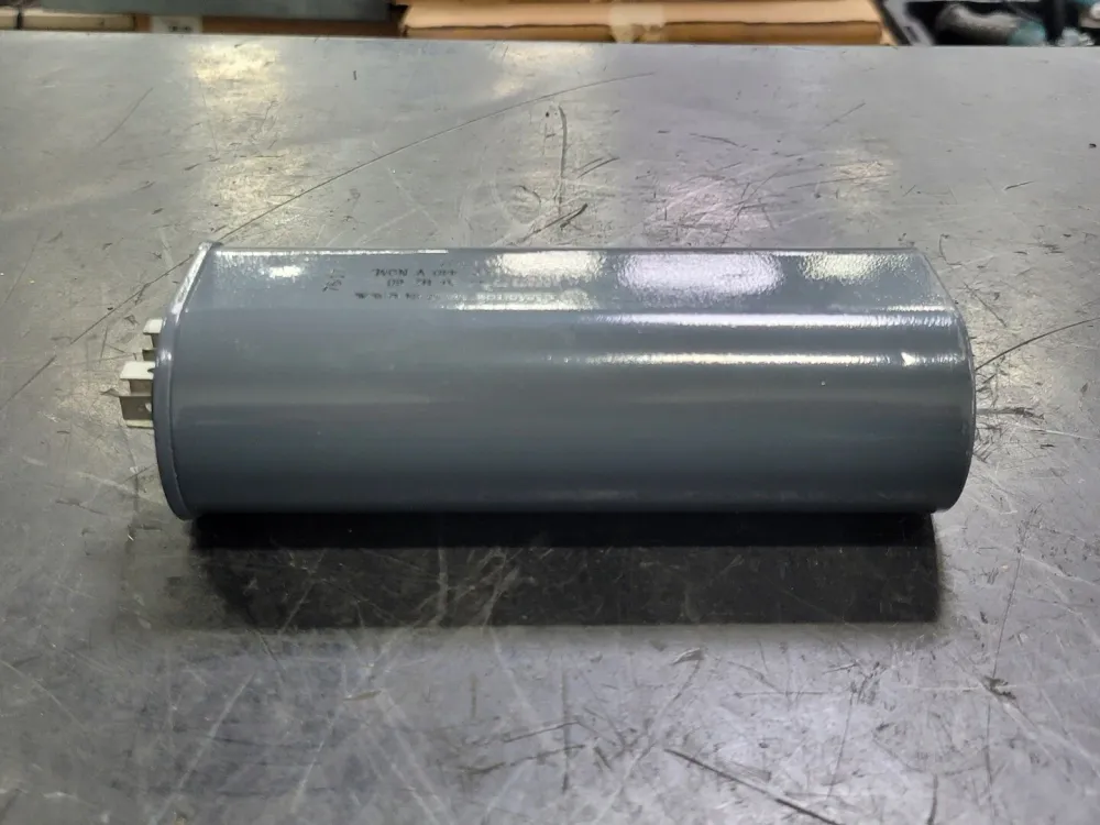 440 Volts Motor Run Capacitor 12037 uit Frankrijk