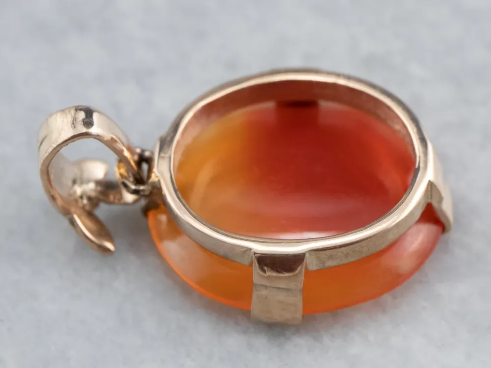 Carnelian Intaglio Verguld Pendant