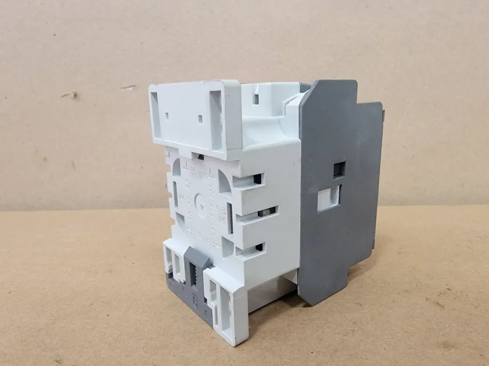 9 Amp, 3 Pole, 1NO, 175-208 VAC Coil Contactor A9-30-10-34