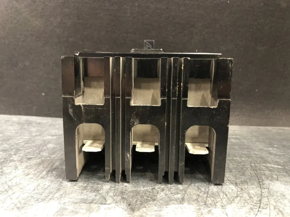 Accu Onderhoud 50 Amp, 3 Pole, 240 Volts Circuit Breaker EB3050