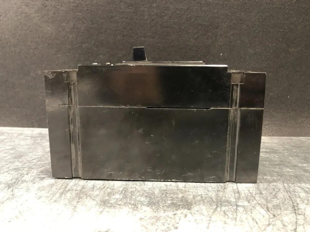 Accu Onderhoud 50 Amp, 3 Pole, 240 Volts Circuit Breaker EB3050
