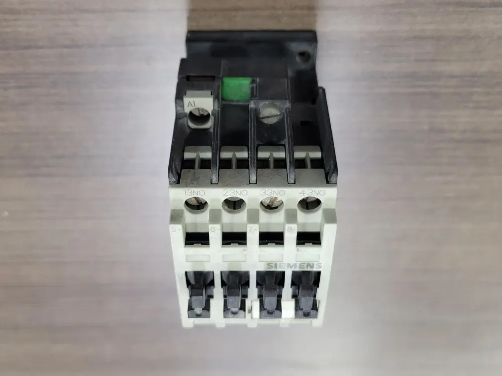 16 Amp, 4 Pole, 1NO, 110/120 VAC Coil Contactor 3TH3040-0AK6