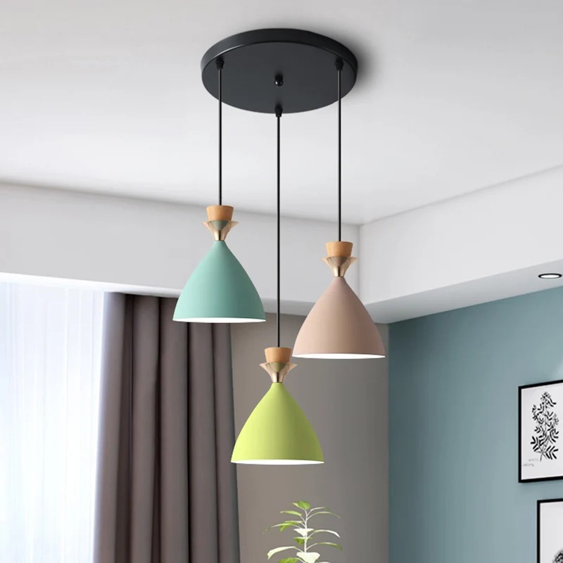 Macaroon 3-lichts clusterhanger groen-roze-gele kegelvormige metalen kap hanglamp met verstelbare ophangdraad van 150 cm