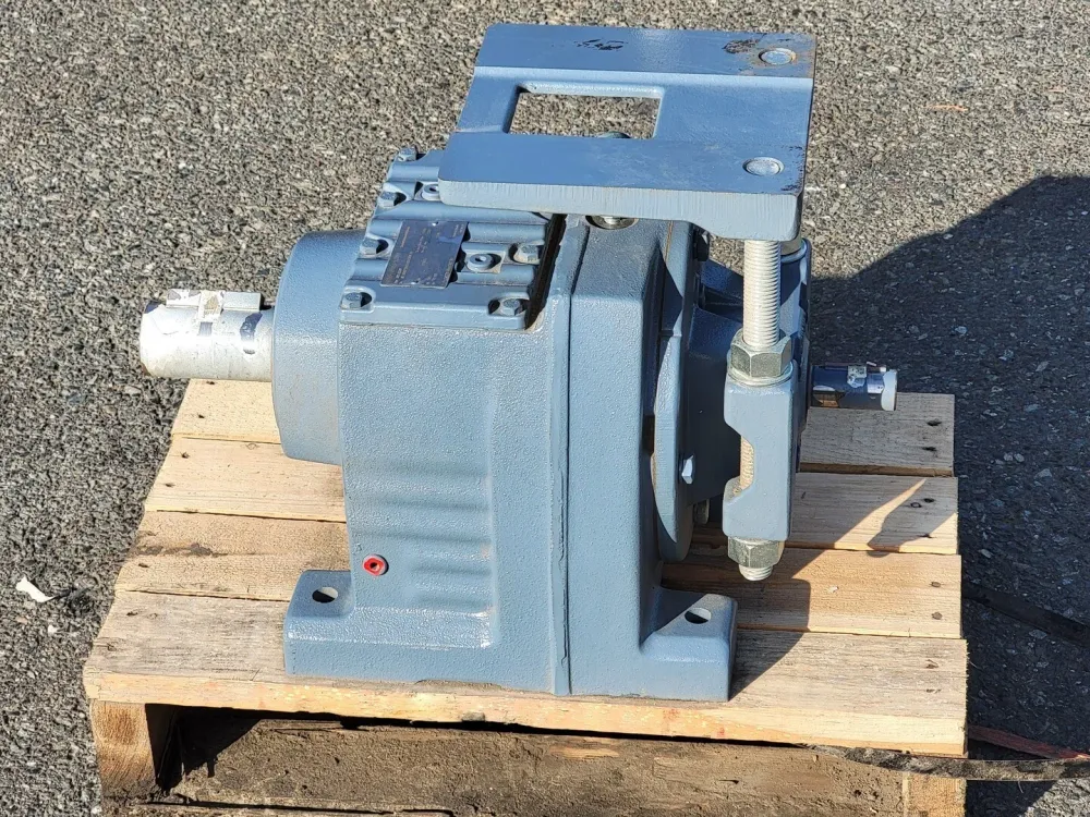 23.40:1 Ratio Gear Reducer R87 AD3/P