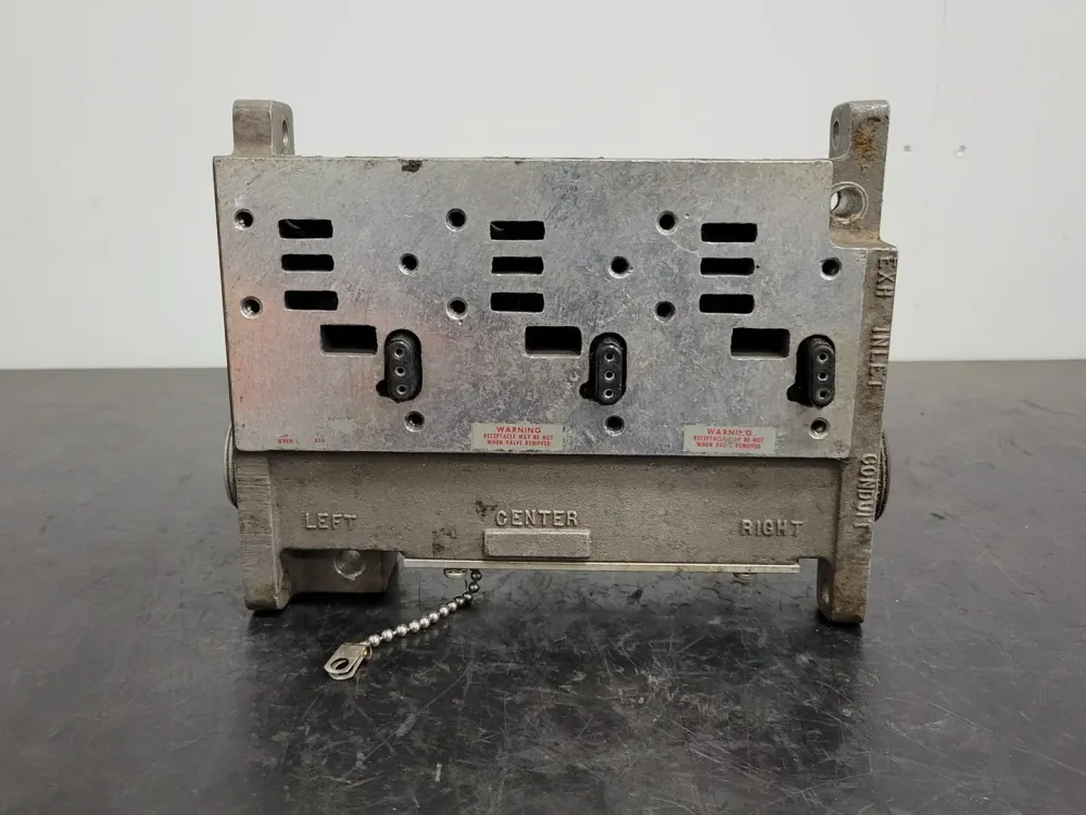 Three-Station Plug- Manifold Assembly K142-076
