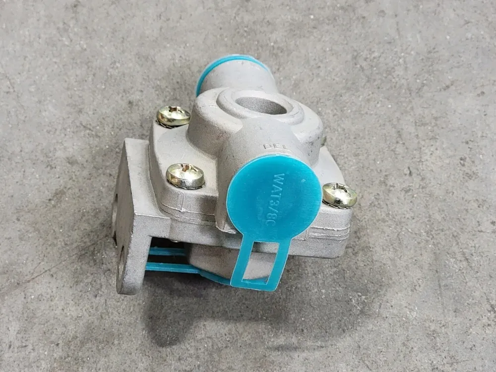 Pneumatic QR-1 Brake Rap Release Valve 229859, 3/8" NPTF