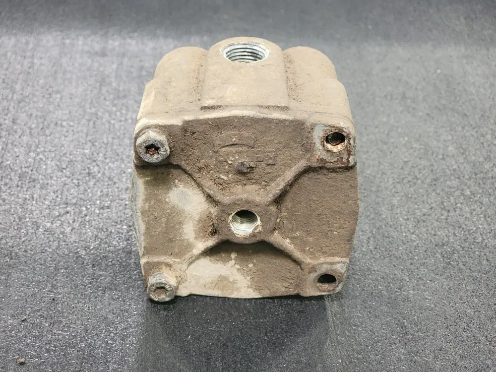 R-12 Air Brake Relay Valve H102626BXW