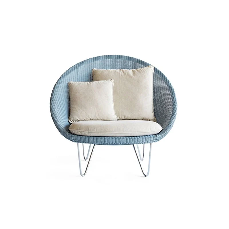 Rattan Chair41.3" L x 33.4" W x 14.4" H Arms Included Chair Light