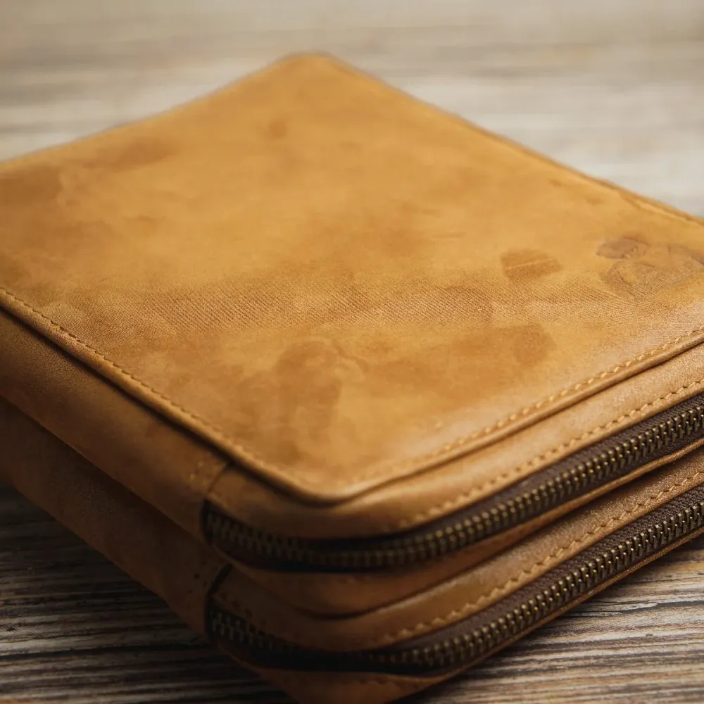 Yak Leather 26 Tweemaal Sided Zipped Pen Holder - Tan