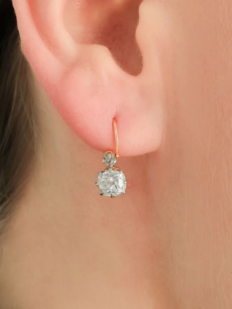 GOUD & DIAMOND “SLEEPING” EARRINGS