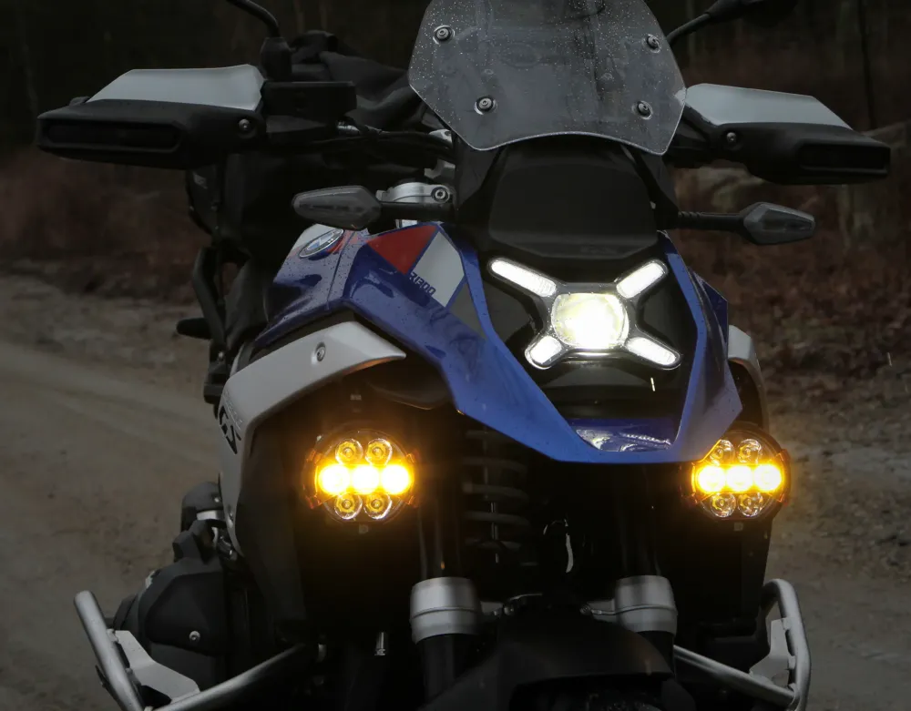 Bevestiging bovenste rijlicht - BMW R1300GS DENALI Electronics