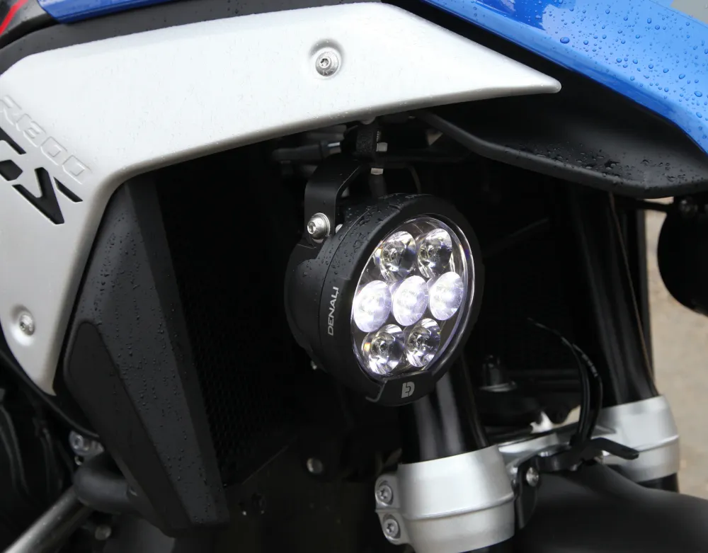 Bevestiging bovenste rijlicht - BMW R1300GS DENALI Electronics