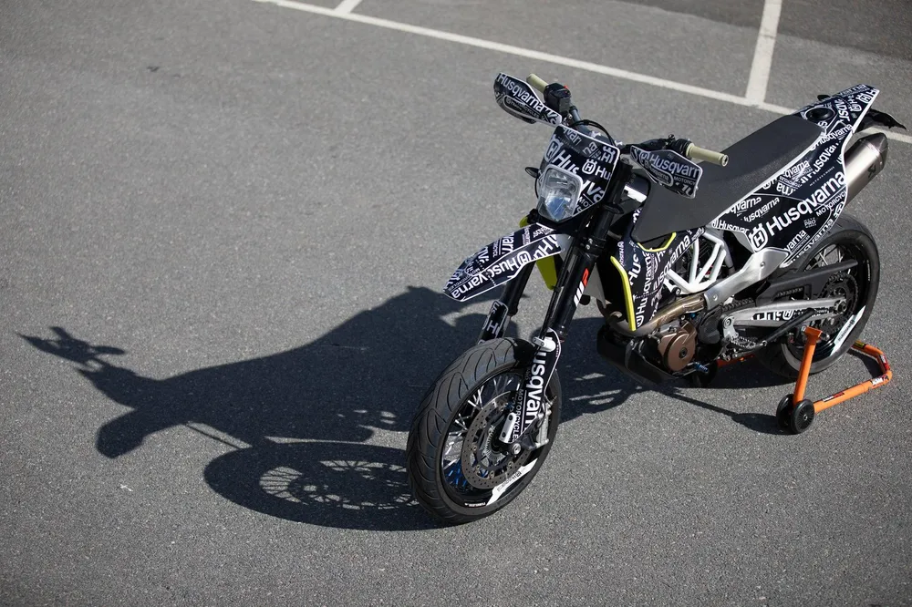 Husqvarna 701 GRAPHICS - "Prototype" (Zwart)