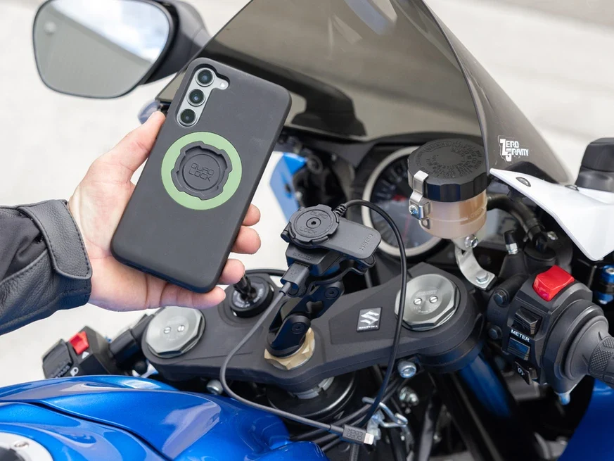 QUAD LOCK motorcycle usb charger