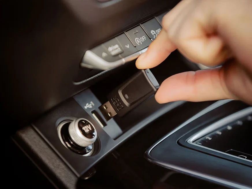 QUAD LOCK wireless carplay/android auto adaptor