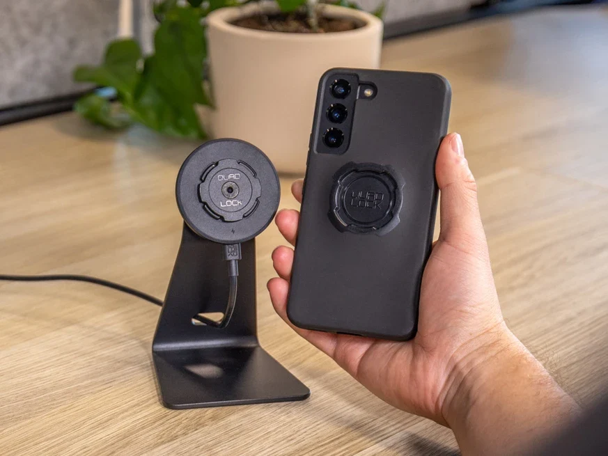QUAD LOCK wireless charger