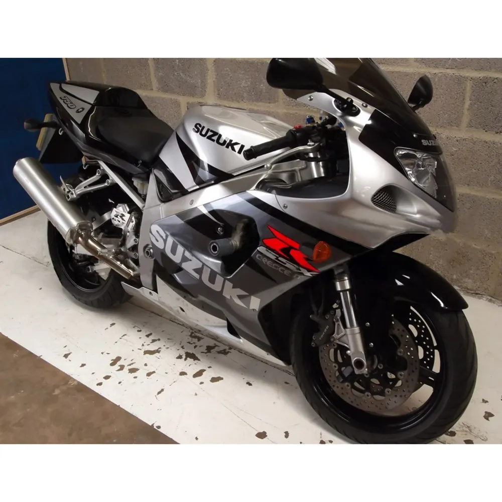 Amotopart Suzuki 01-03 GSXR600 & 00-03 GSXR750 Kuipset zilvergrijs