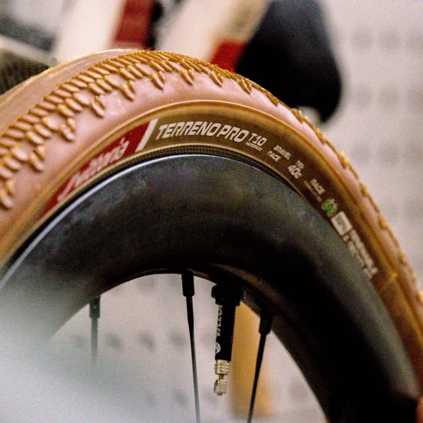 VITTORIA TERRENO PRO T10 Hardpack Gravel Race 700x45c Tubeless Ready Zacht Bruin band