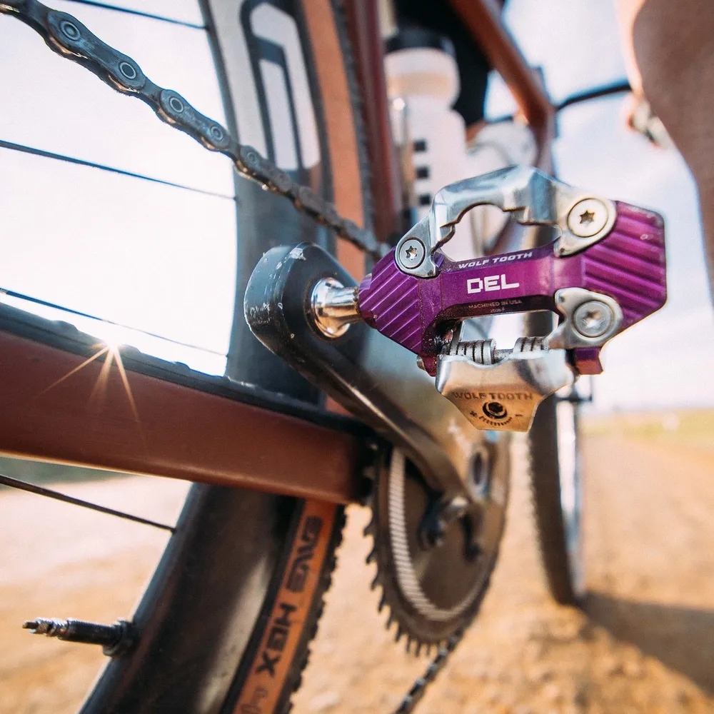 WOLF TOOTH DEL GRAVEL RACE Clipless Violet pedalen